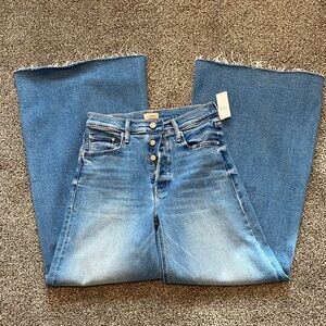 MOTHER The Tomcat Swisher Sneak High-Rise Wide Leg Jeans in Poppin Wheelies 28